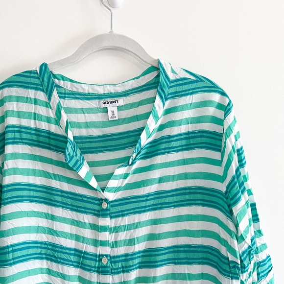 Old Navy Blouse - Picture 2 of 5